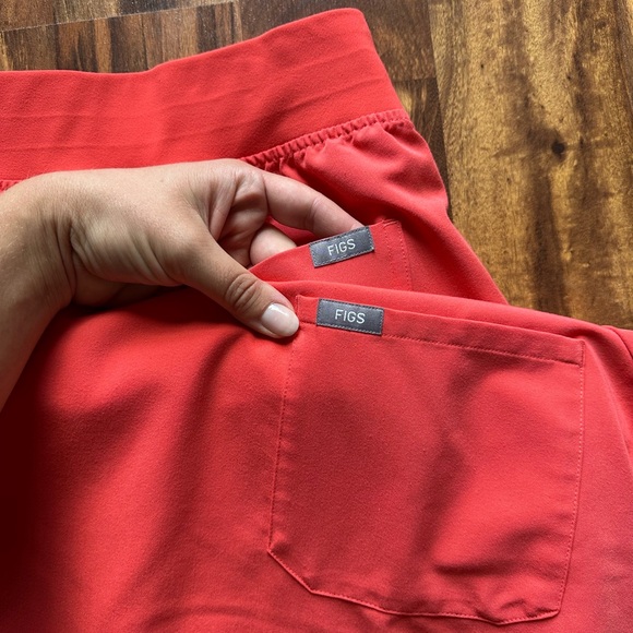 Figs Womens Scrub Set in Fireside - Picture 8 of 8